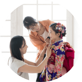 七五三や成人式などの振袖・袴の着付け
